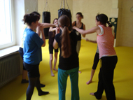 Mädchen beim Kickboxen in Berlin