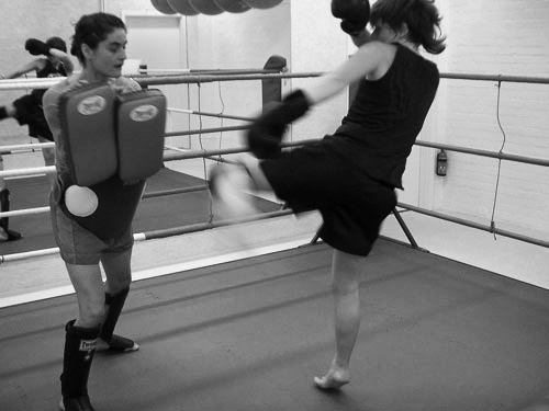 Symbolbild Thaiboxen, Kampfsport für Frauen in Berlin
